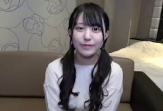 性感美女吻帅哥上床⭕❌❌黑色透明丝袜美腿